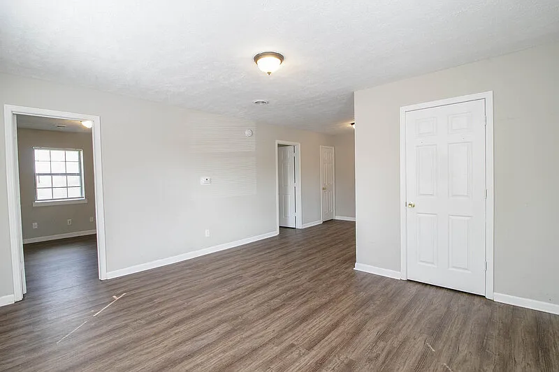 Thompsonville Apts. — Photo 3
