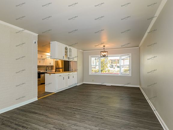 4th image of 1143 Roxton Dr