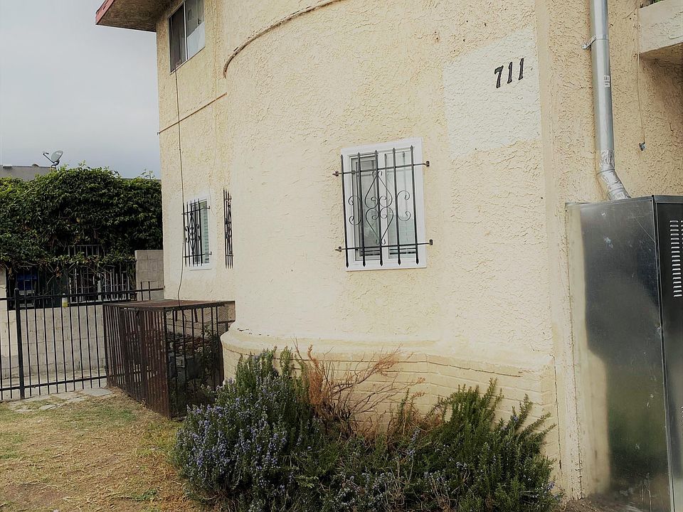 1st image of 711 W 82nd St APT 5