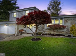 3421 Parkview Dr, Bensalem, PA 19020