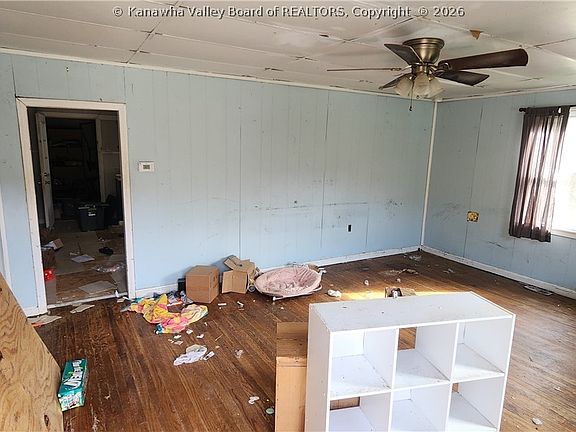 3rd image of 2372 Harvey Rd