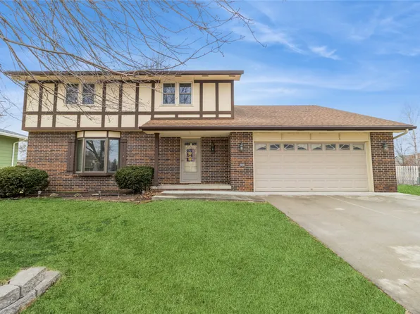 4524 73rd St, Urbandale, IA 50322