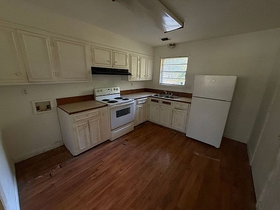 4th image of 3404 Violet Dr