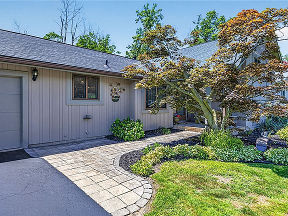 3rd image of 155 Moorland Rd
