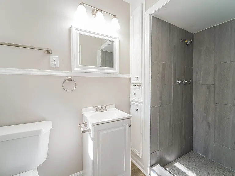 1497150_024_main_bathroom_13226344.jpg
