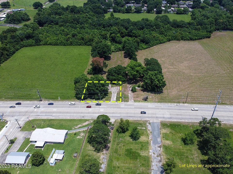2nd image of 2111 Ambassador Caffery Pkwy