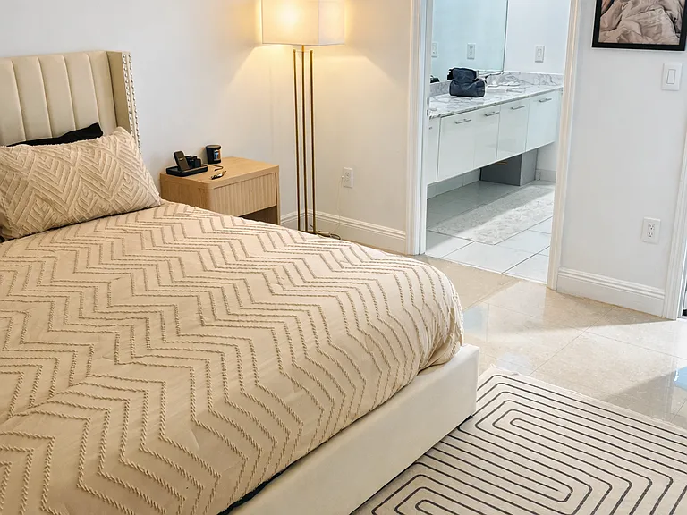 55 SE 6th St #2203 — Photo 16