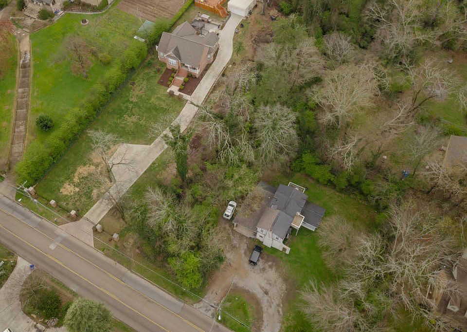 2nd image of 109 S Germantown Rd
