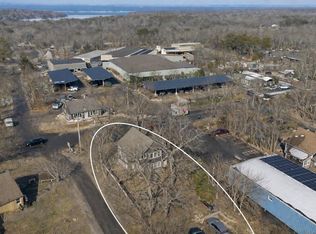 378 State Rd, Vineyard Haven, MA 02568