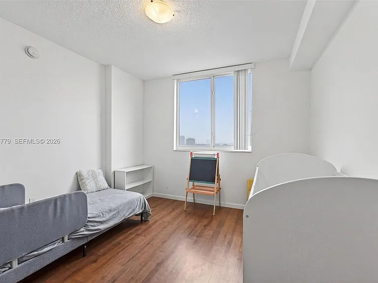 18800 NE 29th Ave #904 — Photo 10