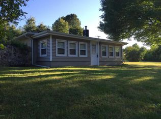 55957 Brush Lake Rd, Eau Claire, MI 49111