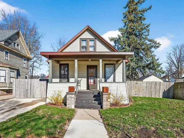 222 Leland St, Bloomington, IL 61701