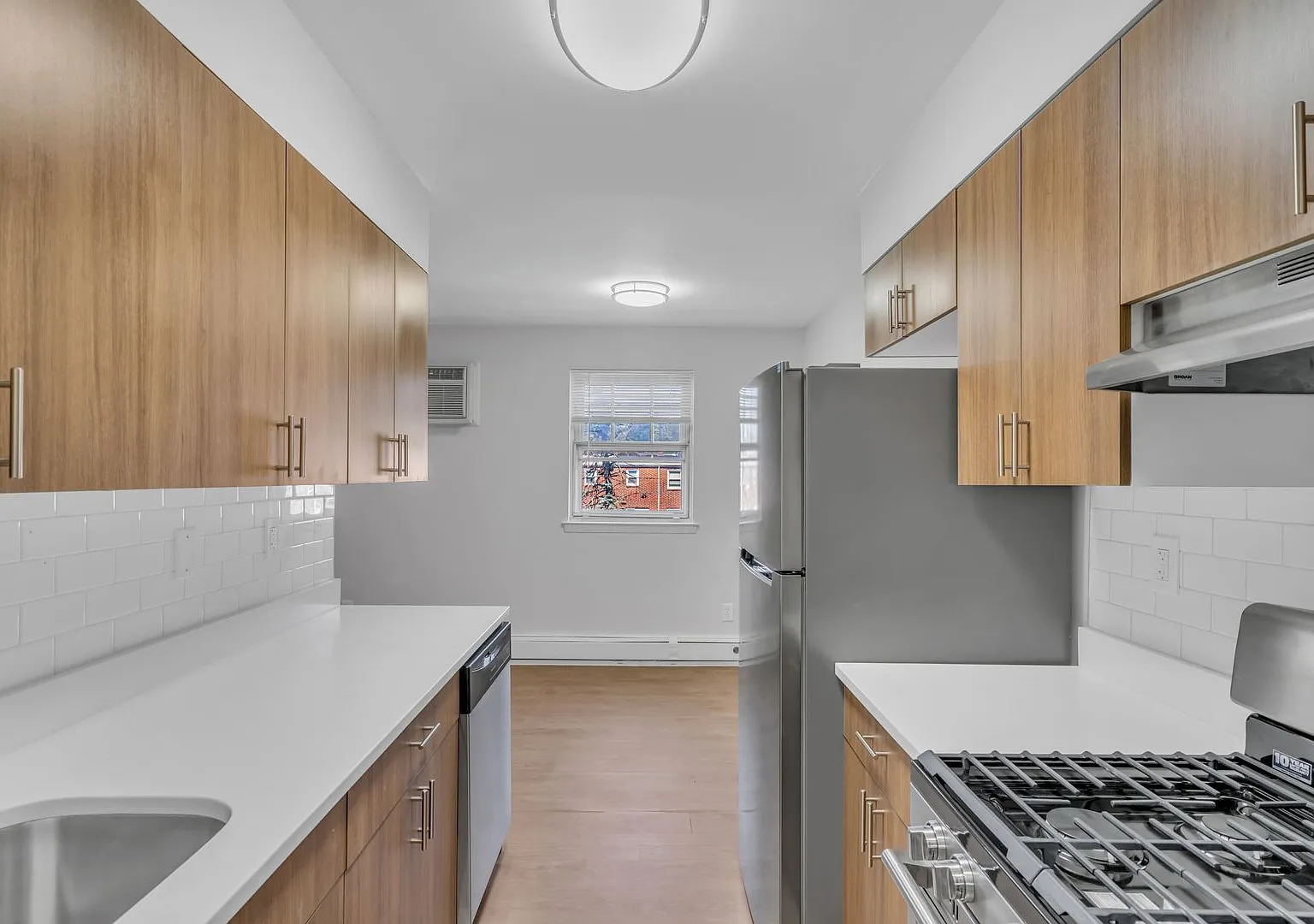 Lancaster Court Apartments — Photo 3
