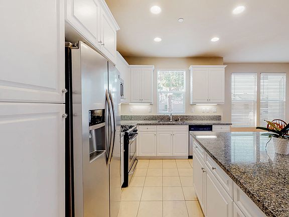 4th image of 10722 N Bank Dr