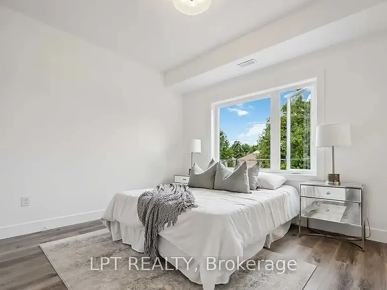 19 Hatfield Cres — Photo 6