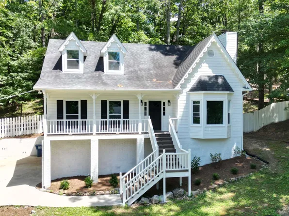 588 Russet Bend Dr, Birmingham, AL 35244