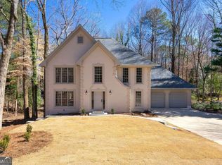 320 Woodlake Ct, Alpharetta, GA 30005