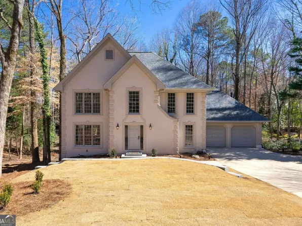 320 Woodlake Ct, Alpharetta, GA 30005