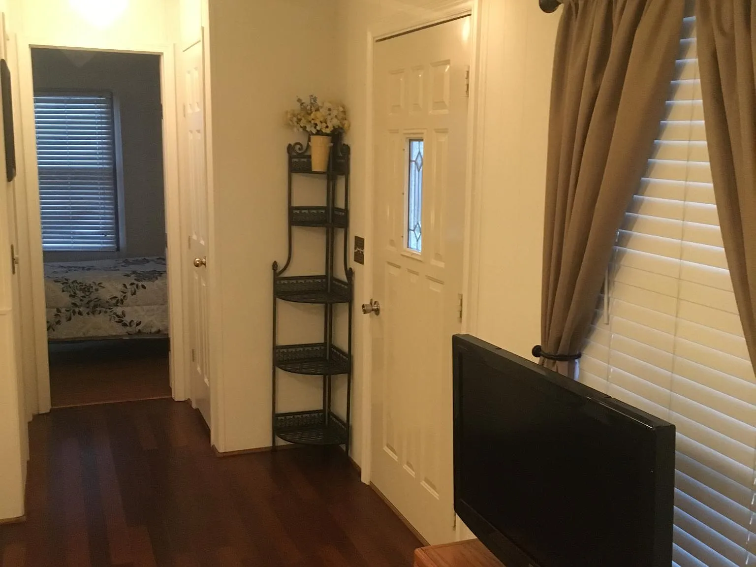 1025 Lake Shadow Dr — Photo 2