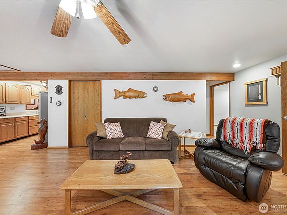 4th image of 14223 Anatevka Lane SE