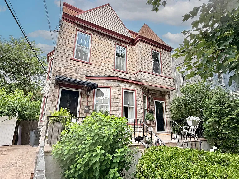 145 Delaware Ave #2 — Photo 21