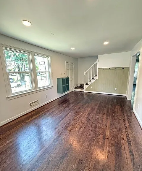 1300 Maywood Rd — Photo 8