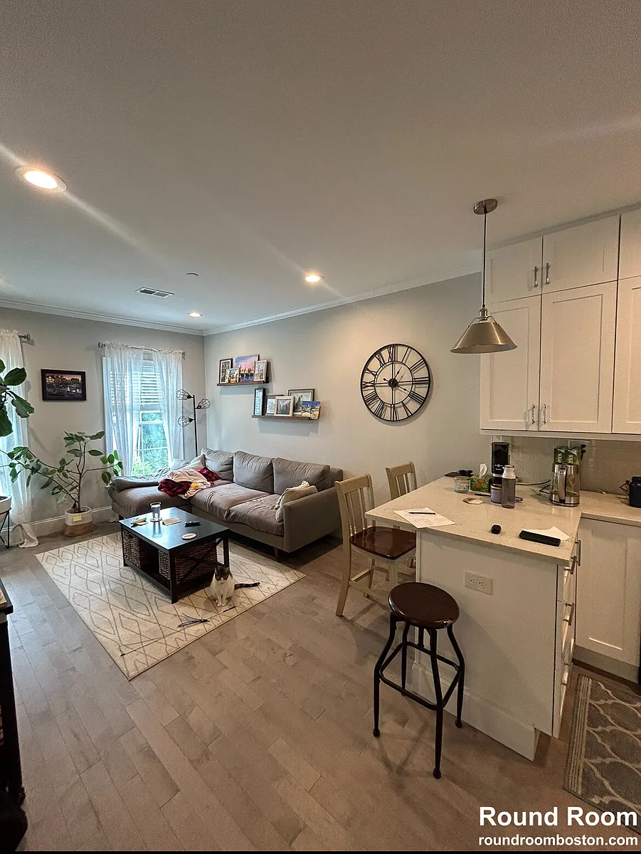 Building Photo - 50 Putnam St #3