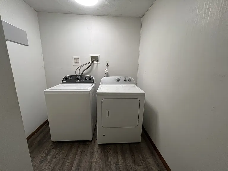 6 Carlton St #1 — Photo 10