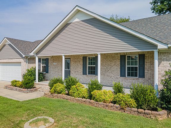 5th image of 115 Lookout Ln