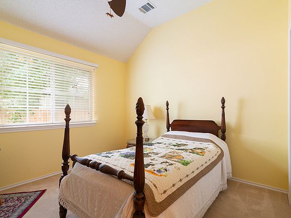 2nd image of 2509 Goldfinch Dr
