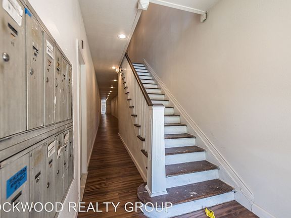 3rd image of 512 E Dewey Pl APT 01