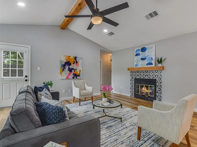 12900 Campos Dr — Photo 4