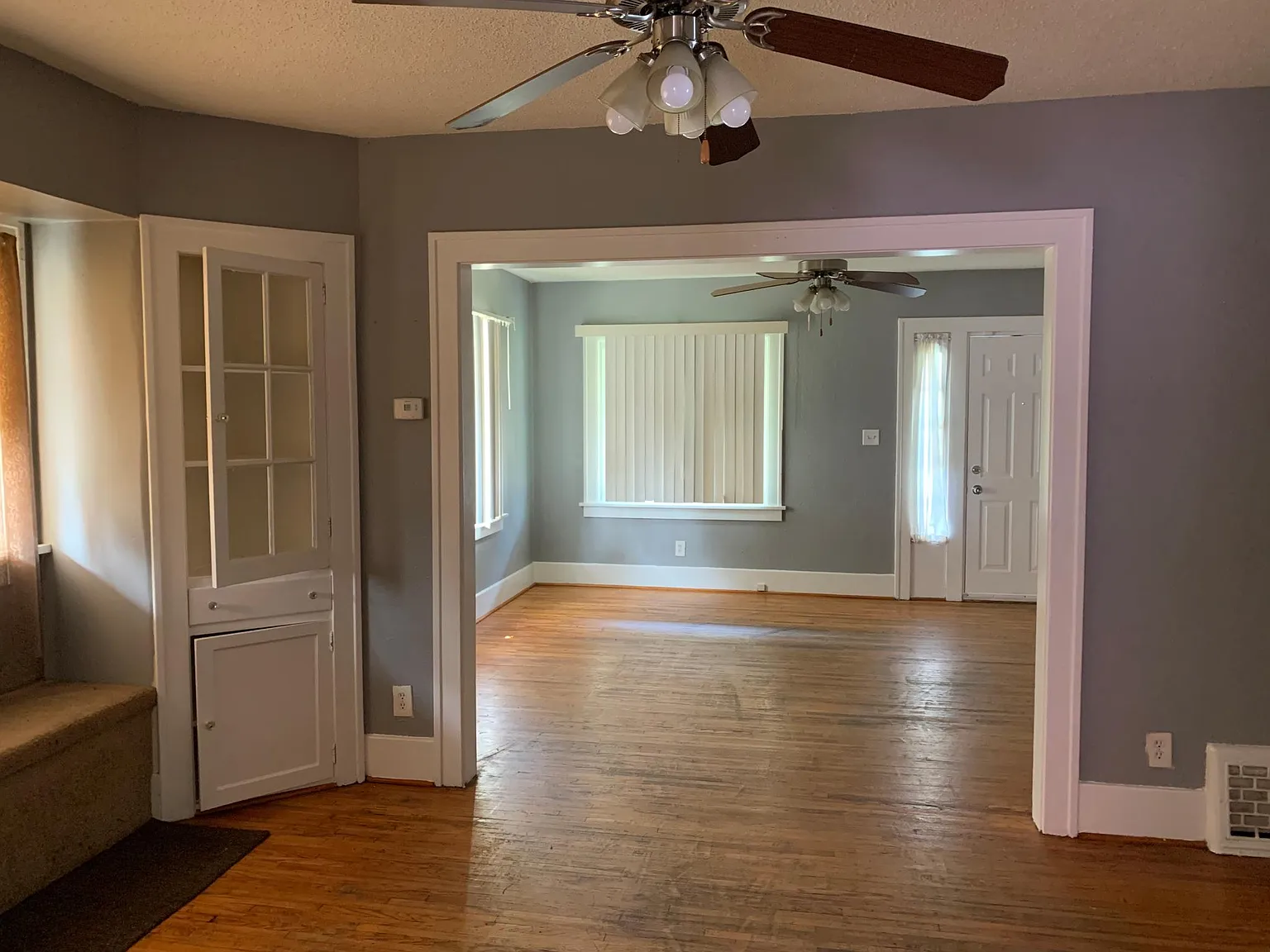 3 bed, 1000 sqft, $1,180 — Photo 2