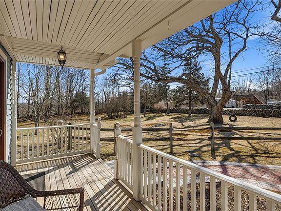 4th image of 211 Chase Hill Rd