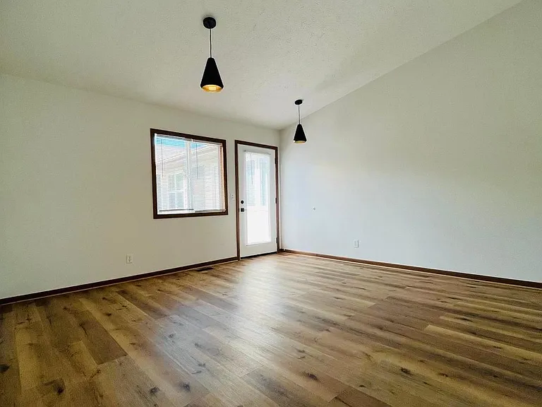 240 N 1st St #12 — Photo 3