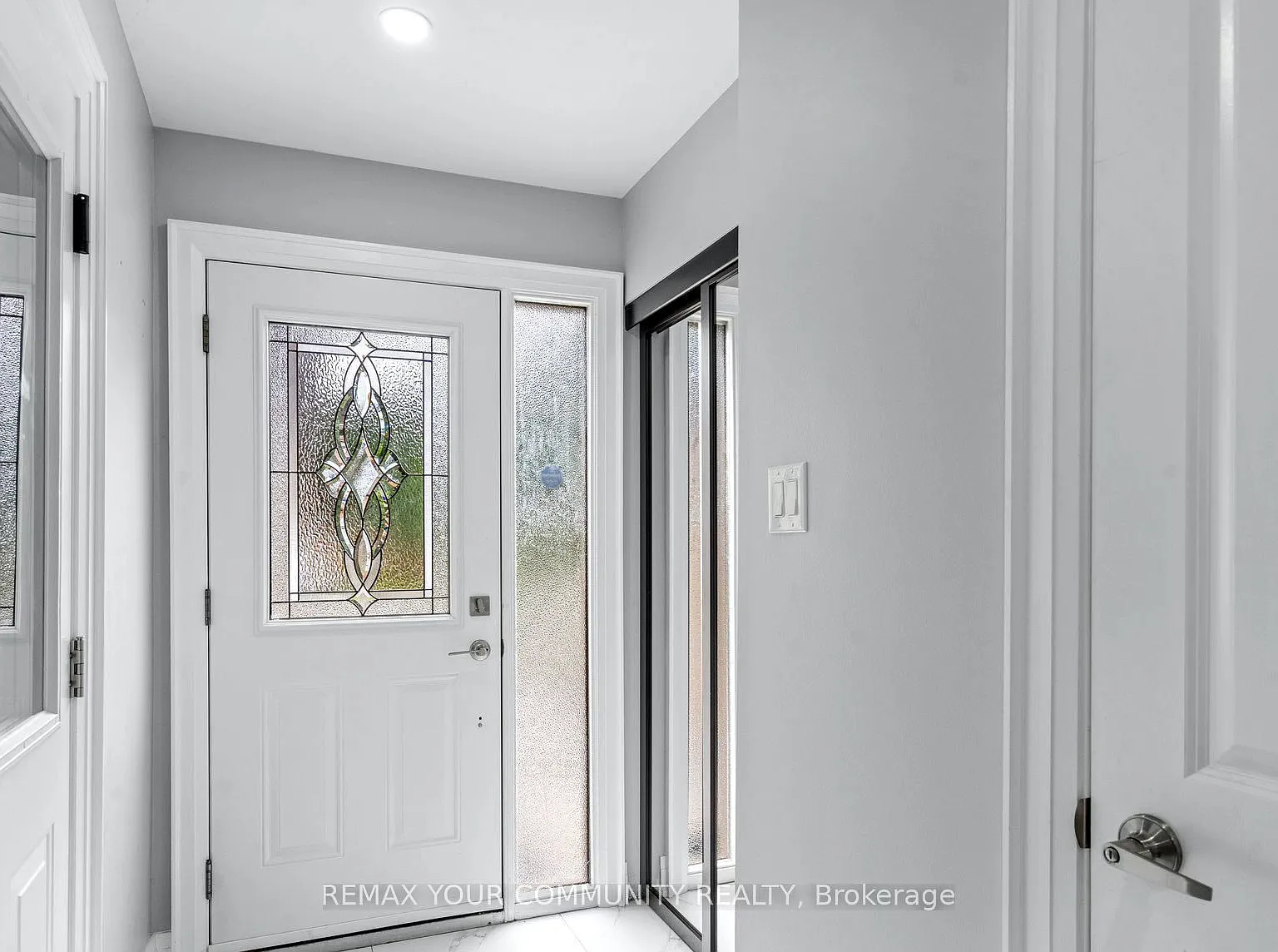 3 bed, $3,500 — Photo 2