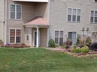 6325 Eagle Ridge Ln APT 32, Alexandria, VA 22312