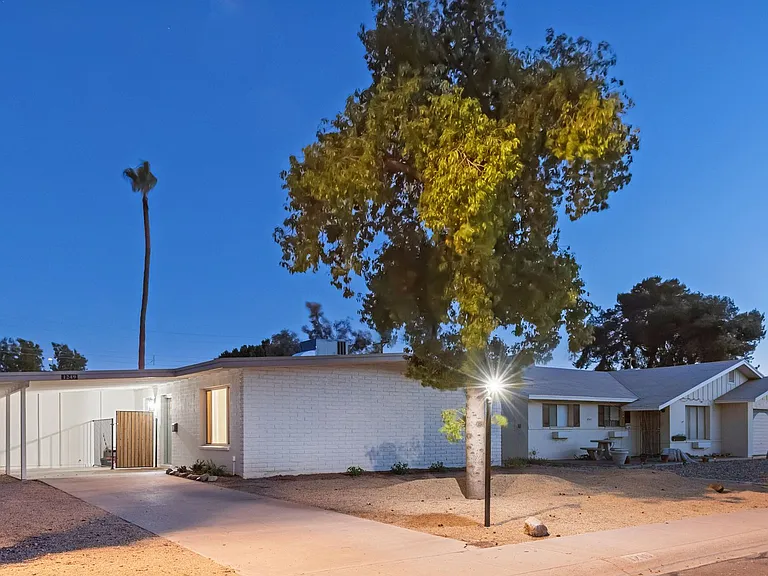 1249 E Bishop Dr — Photo 15