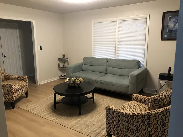 241 Kenmore Dr — Photo 2
