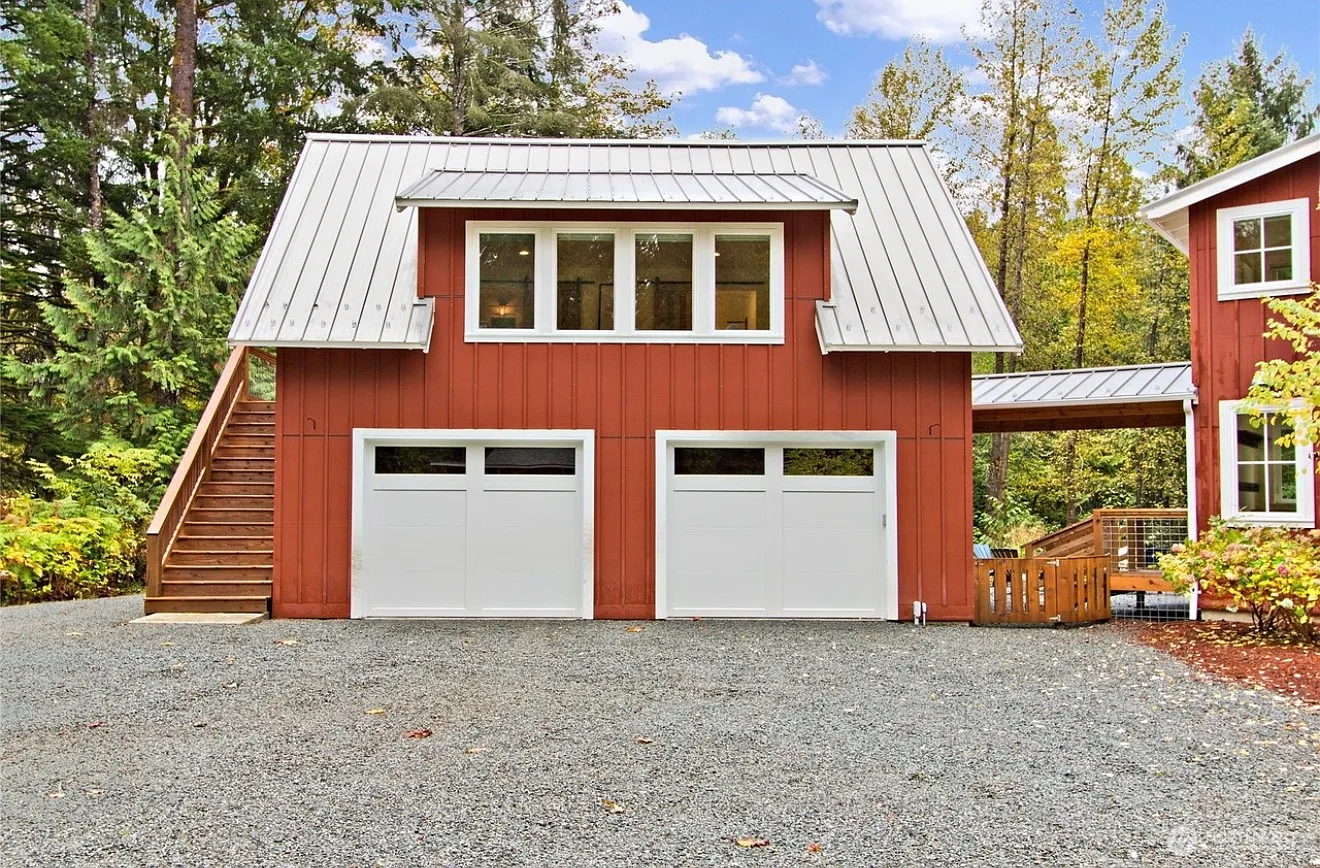 SE 124th St, Issaquah — Photo 1