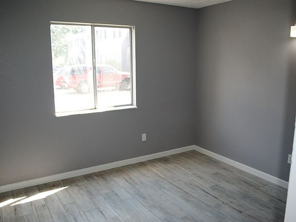 2nd image of 4008 Cortez Dr APT B