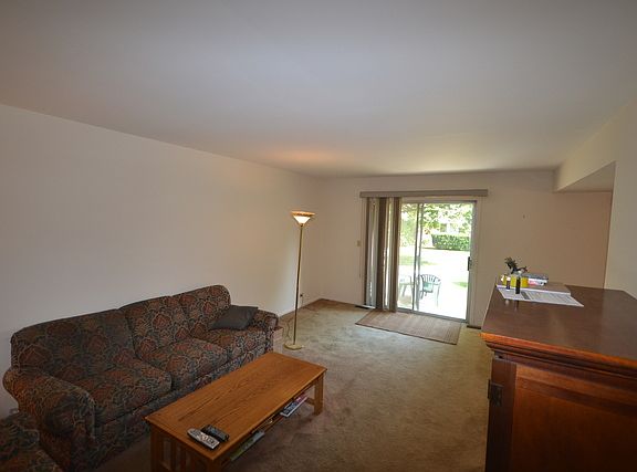 4th image of 650 Versailles Cir Unit F