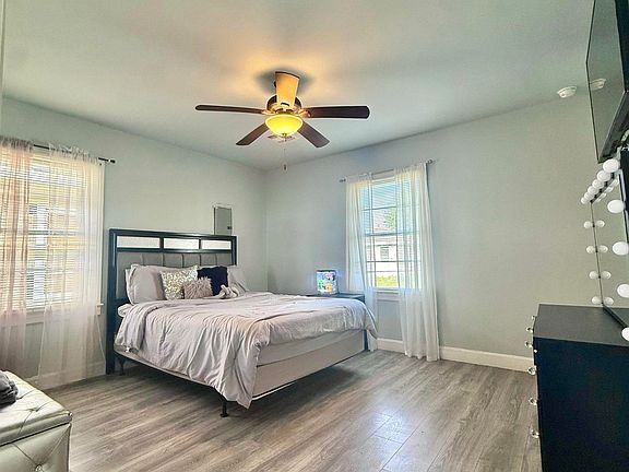 5th image of 292 Saint Louis St