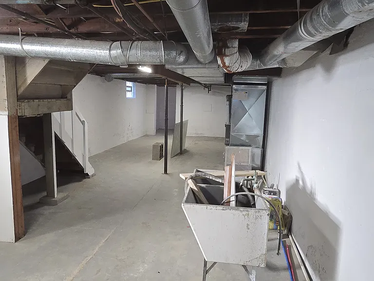 44 Waverly Ave — Photo 27