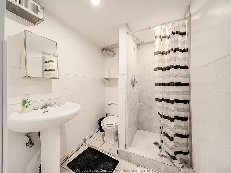 431 Randolph Ave #LOWER — Photo 18