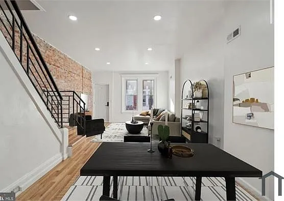 2 bed, 1000 sqft, $1,500 — Photo 2