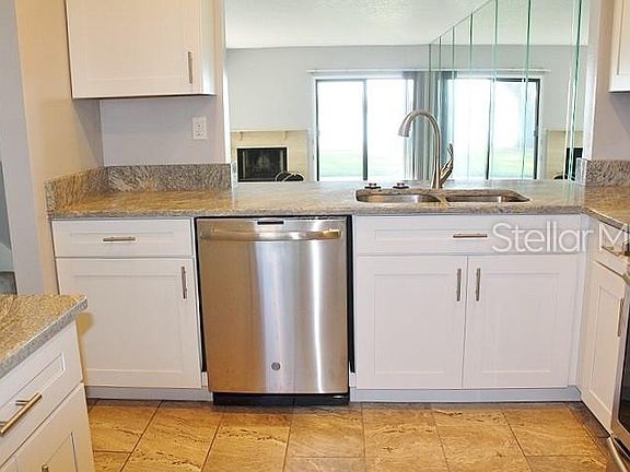 5th image of 6283 Sun Blvd #1