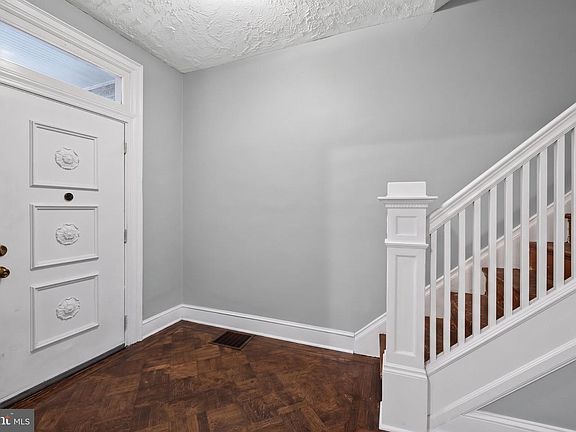 3rd image of 612 Lamont St NW