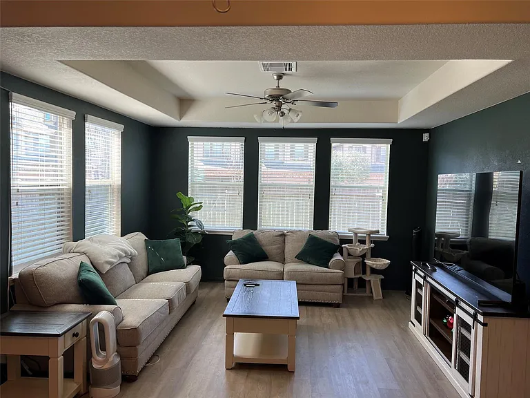 8315 Columbia Forest Dr — Photo 4