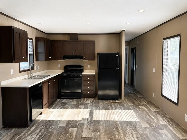 2701 Huizenga St #101 — Photo 4